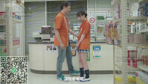 今天妹妹过生日，没钱的姐姐竟去超市偷东西，被店员发现只能肉偿了②