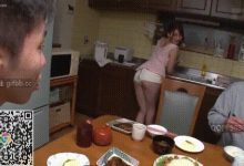 GIF剧情图解3出处，寄宿在亲戚家，嫂子穿着短裙竟然主动勾引我-解解图解