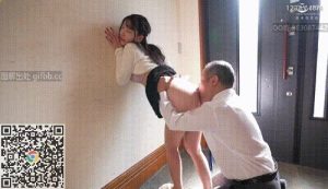 一对夫妇过著幸福的婚姻生活，然而丈夫每天晚上都会带他酒醉的上司来家里做客