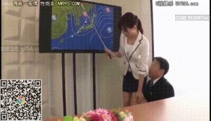 电视台的女播音员，表面上光鲜亮丽，但是还是被男领导随意地玩弄不敢反抗