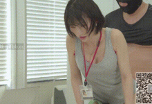 公司里面的女秘书，正在开会呢，突然被不明人士从后面XX是什么体验-解解图解
