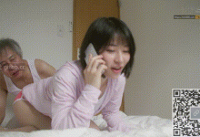 短发清纯美少女睡觉中被老头调戏，后面一发不可收拾背叛自己男友-解解图解